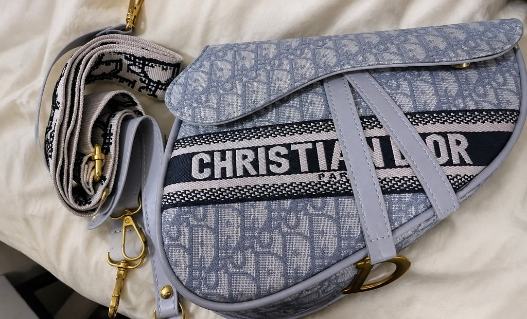 The elegant shoulder bag