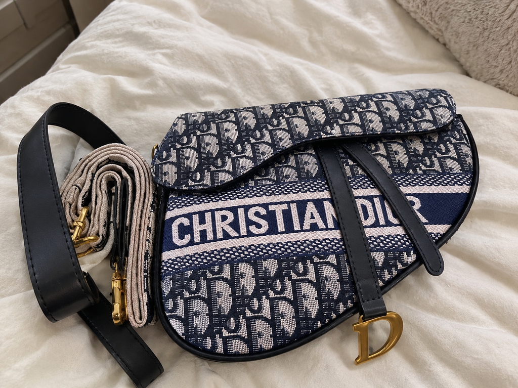 The elegant shoulder bag