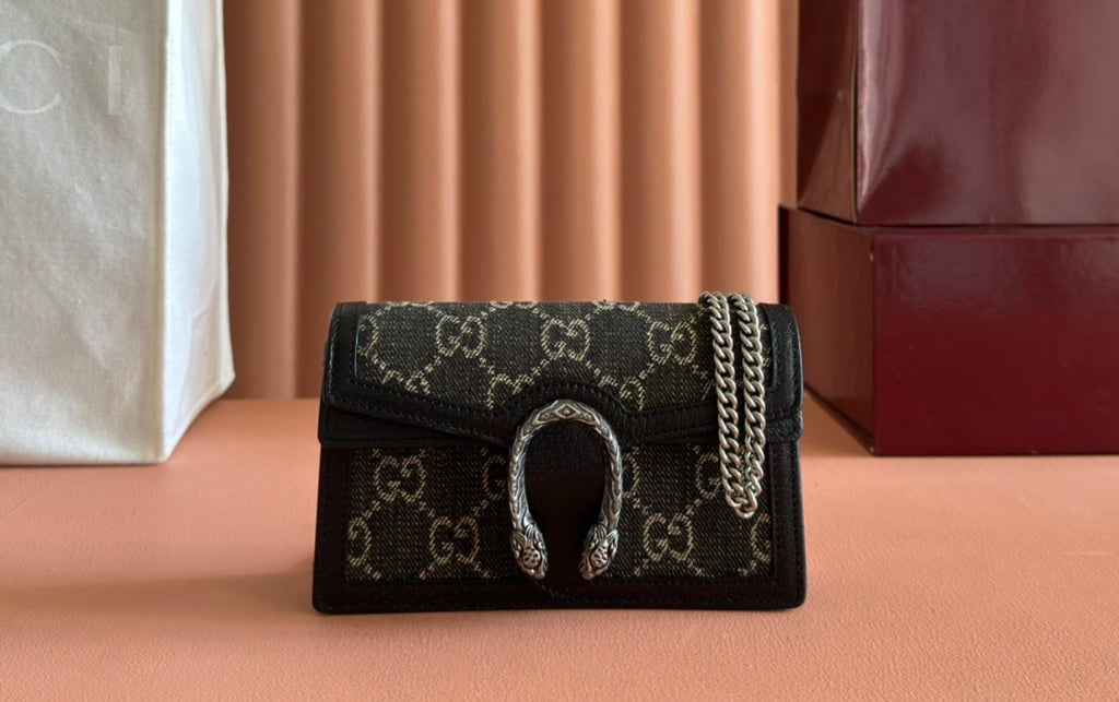 The refined handbag
