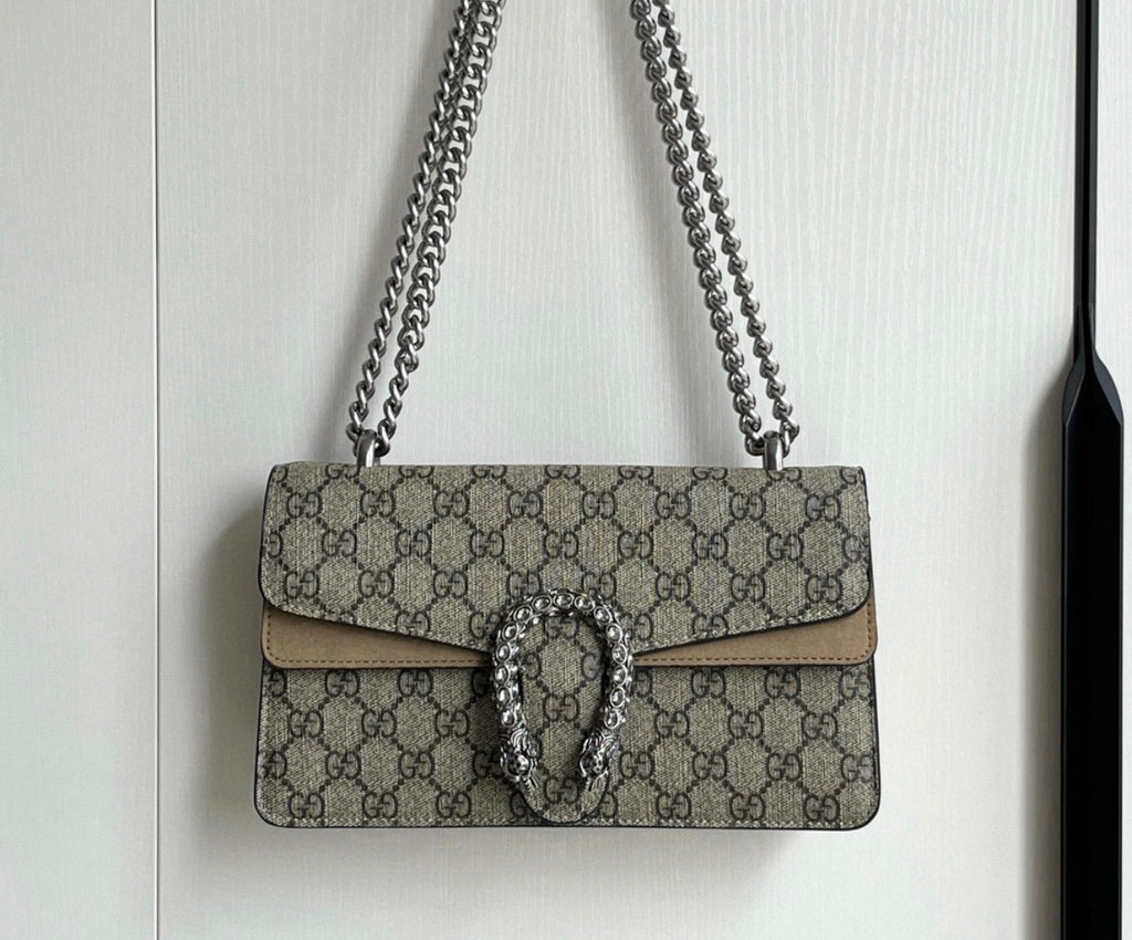 The refined handbag