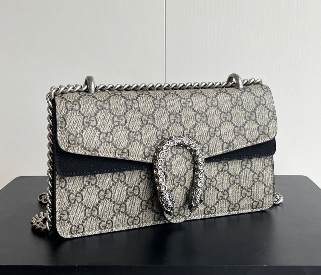 The refined handbag