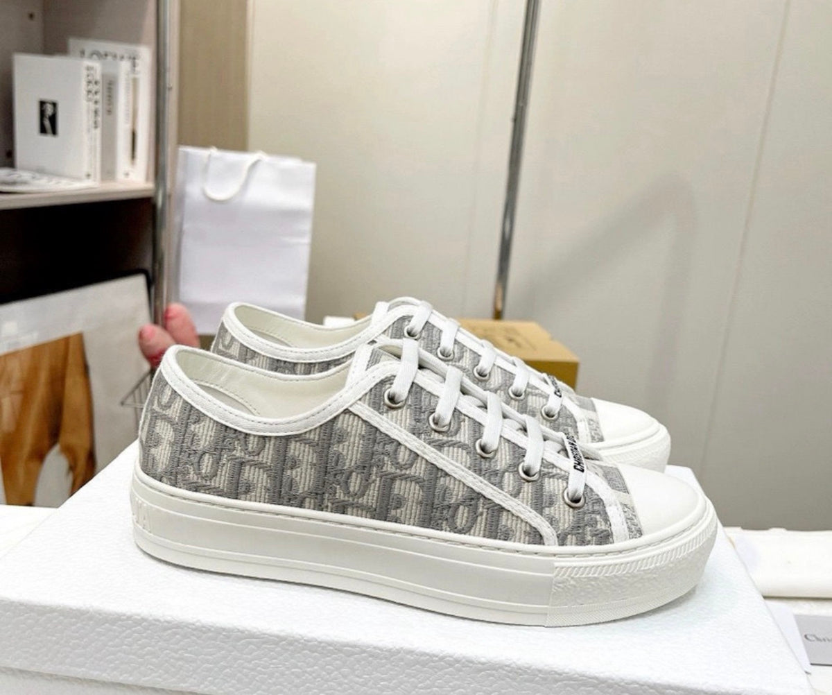 Walk in style